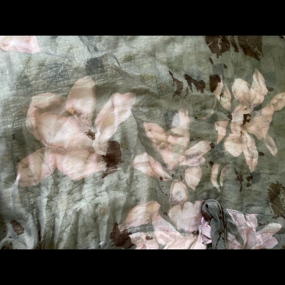 Flower scarf